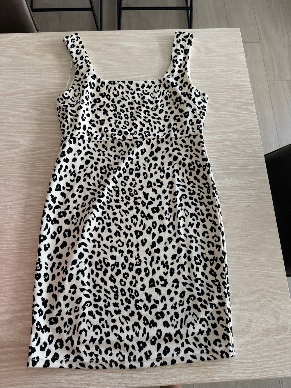 Sleeveless White and Black Leopard Print Bodycon Dress